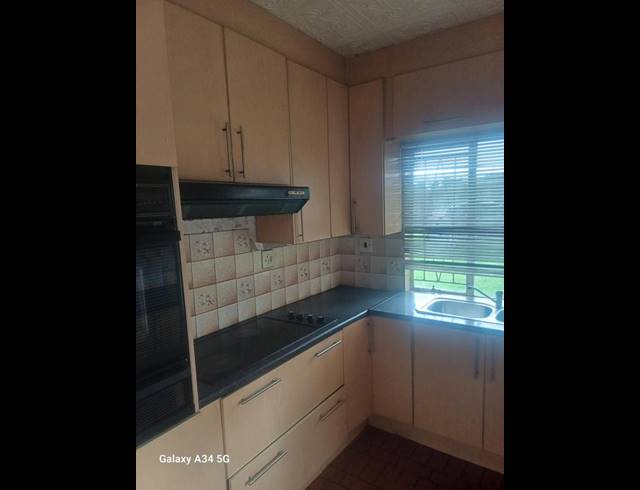 6 BEDROOM HOUSE FOR SALE IN BIRCHLEIGH NORTH